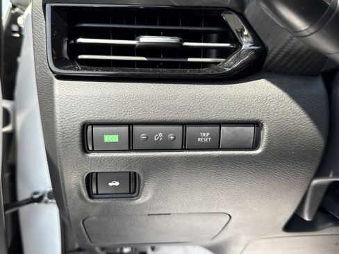 Used 2023 Nissan Sentra SR w/ Electronics Package FWD image 21