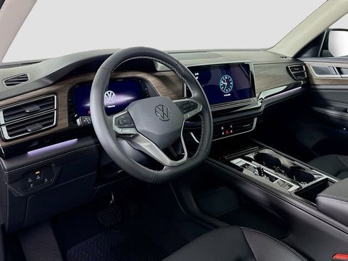 New 2026 Volkswagen Atlas SEL image 9