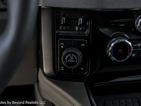 Used 2026 Ford F250 Platinum w/ Platinum Plus Package image 37