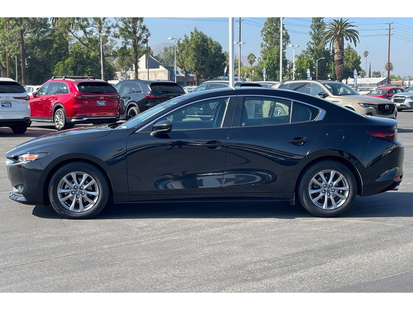 Used 2022 MAZDA MAZDA3 Sedan FWD image 3
