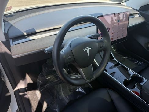 Used 2020 Tesla Model 3 Standard Range Plus image 17