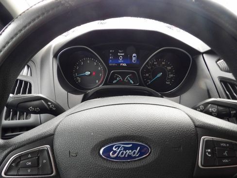 Used 2016 Ford Focus SE FWD image 11