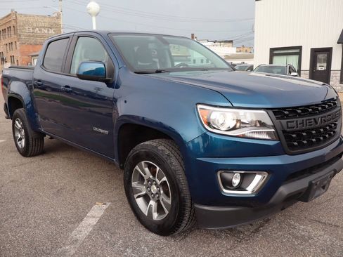 Used 2020 Chevrolet Colorado Z71 AWD/4WD image 2