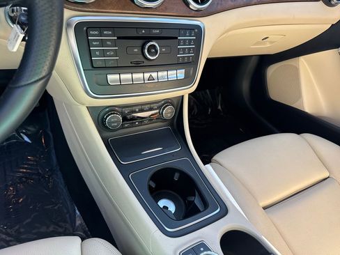 Used 2018 Mercedes-Benz GLA 250 image 30