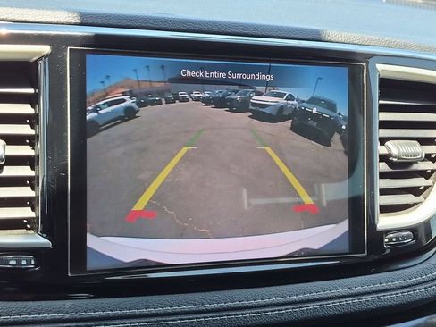 Used 2022 Chrysler Pacifica Touring-L FWD image 24