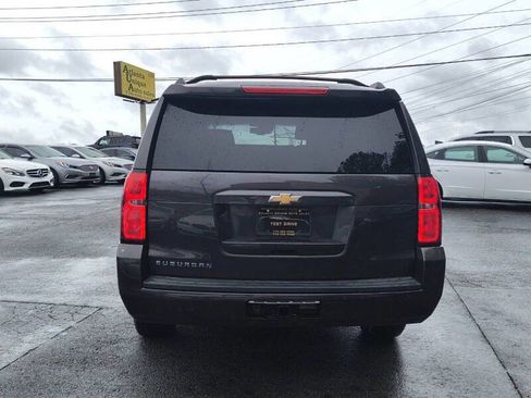 Used 2018 Chevrolet Suburban LT w/ Luxury Package image 5