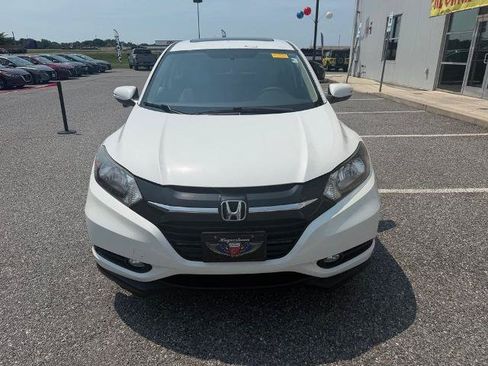 Used 2018 Honda HR-V EX image 3