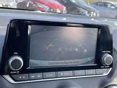 Used 2025 Nissan Sentra S image 25