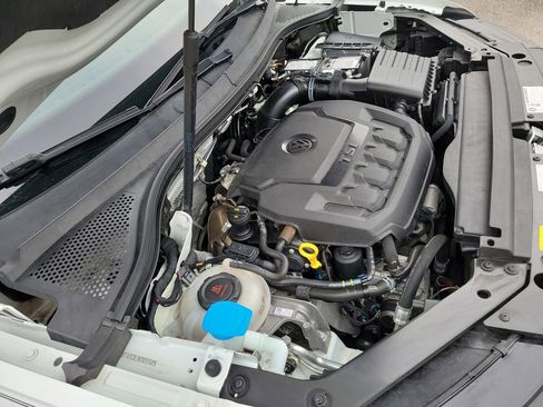 Used 2020 Volkswagen Tiguan SE image 12