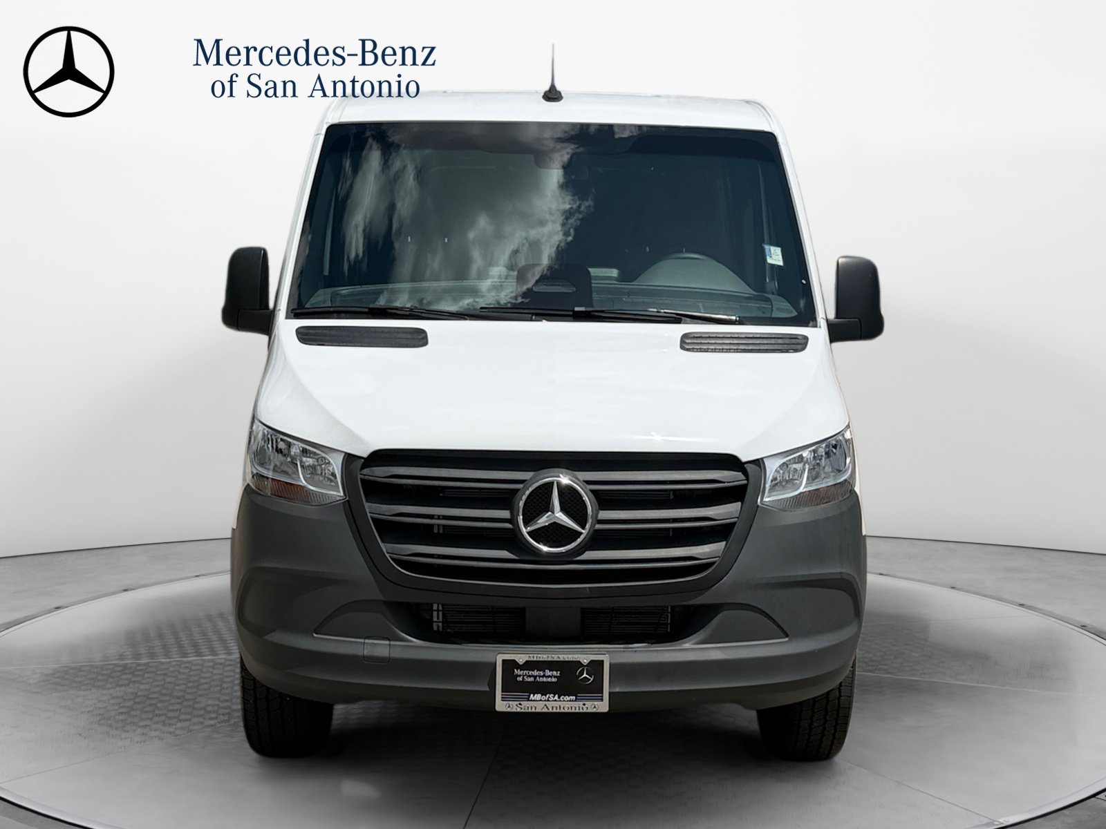 Used 2025 Mercedes-Benz Sprinter 2500 image 2