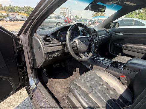 Used 2015 Chrysler 300 S w/ 300S Premium Group RWD image 13