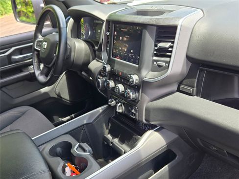 Used 2022 RAM 1500 Big Horn AWD/4WD image 6