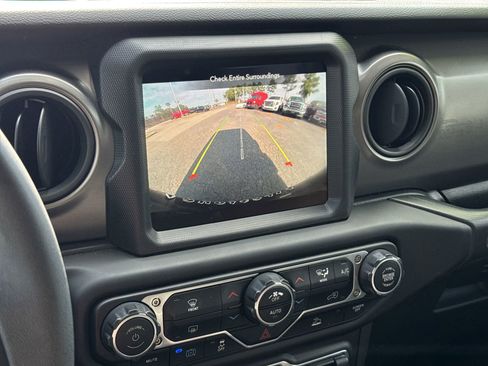 Used 2023 Jeep Wrangler Unlimited w/ 8.4" Radio Group image 25