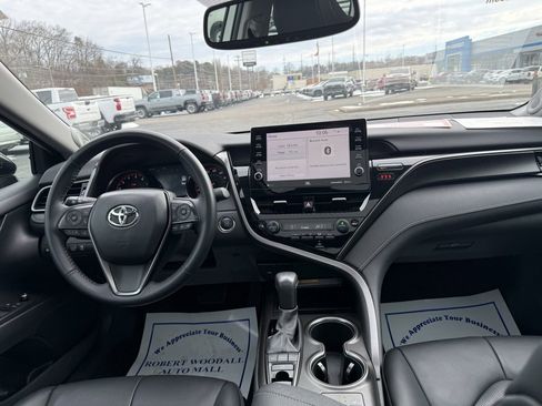 Used 2021 Toyota Camry XSE w/ Blackout Package (TMS) image 9