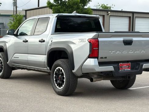 Used 2024 Toyota Tacoma TRD Off-Road AWD/4WD image 9