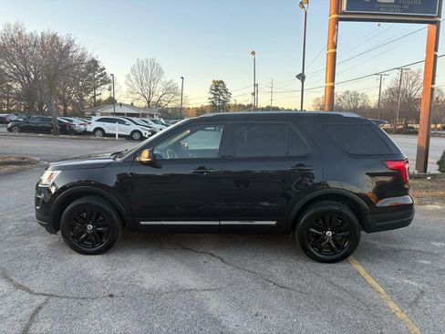 Used 2019 Ford Explorer XLT w/ Equipment Group 201A image 3