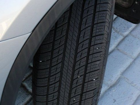 Used 2021 Toyota Highlander LE image 45