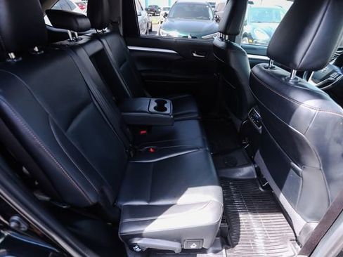 Used 2019 Toyota Highlander XLE AWD/4WD image 58