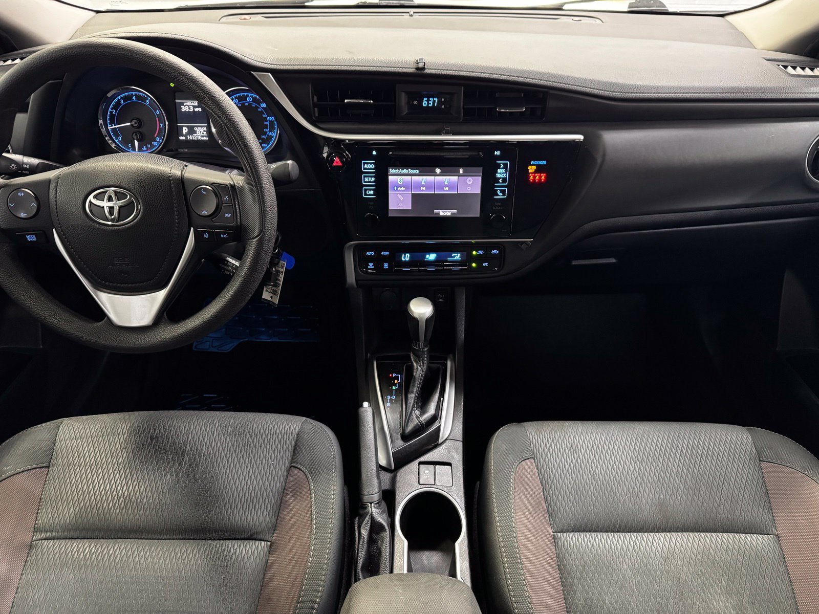 Used 2019 Toyota Corolla LE FWD image 16