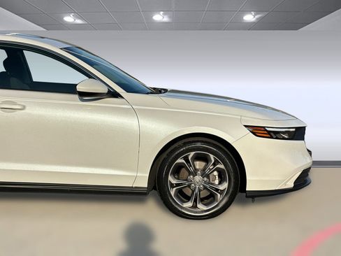 Certified 2023 Honda Accord EX image 33
