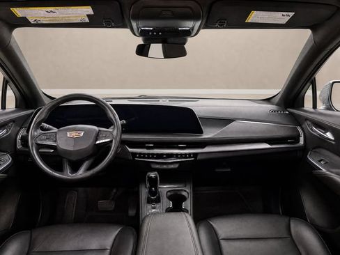 Used 2025 Cadillac XT4 Premium Luxury FWD image 13