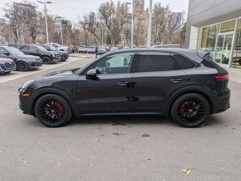 Used 2022 Porsche Cayenne GTS image 7