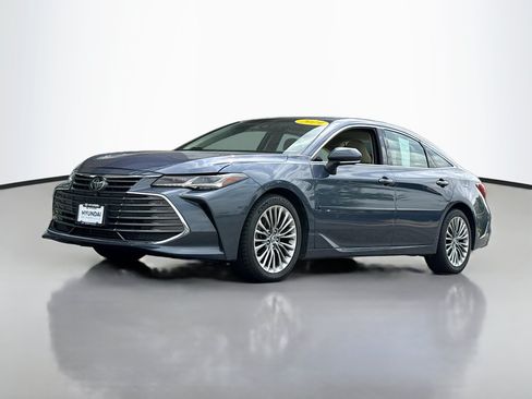 Used 2019 Toyota Avalon Limited w/ Advanced Safety Package FWD image 12