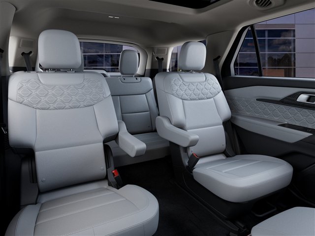 New 2027 Ford Explorer Platinum w/ 3.0L Ultimate Package AWD/4WD image 11