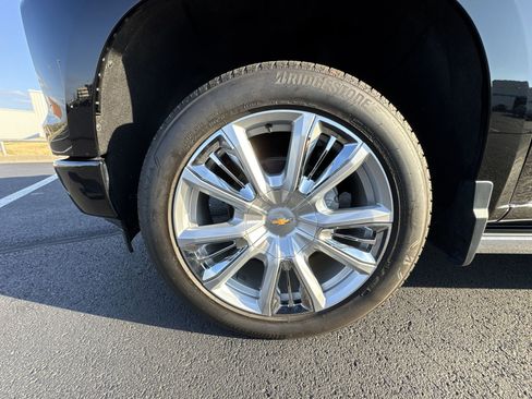 Used 2024 Chevrolet Silverado 1500 High Country w/ High Country Premium Package image 10