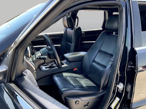 Used 2022 Jeep Grand Cherokee Limited w/ Tech Group RWD image 8