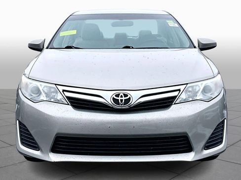 Used 2013 Toyota Camry LE image 4