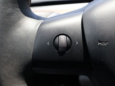 Used 2024 Tesla Model Y Performance AWD/4WD image 43
