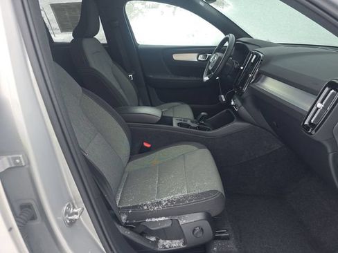 Used 2024 Volvo XC40 B5 Core AWD/4WD image 18