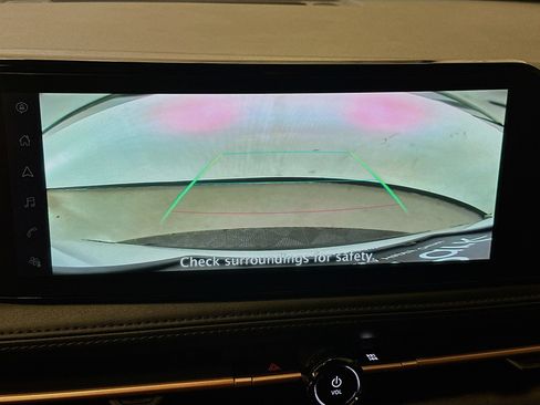 Used 2024 Nissan Ariya AWD image 23