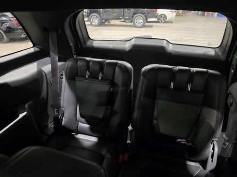 Used 2013 Ford Explorer XLT AWD/4WD image 28