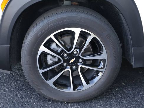 Used 2024 Chevrolet TrailBlazer LT w/ Convenience Package AWD/4WD image 14