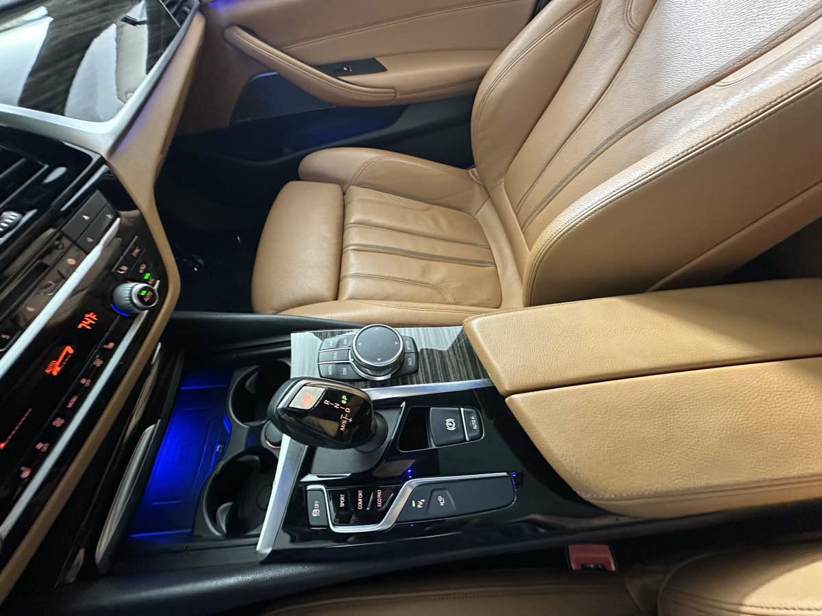 Used 2019 BMW 540i w/ Premium Package RWD image 41