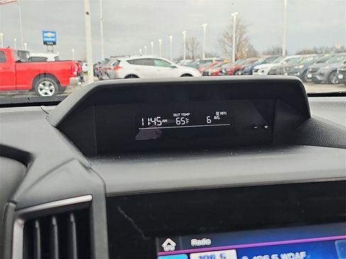 Certified 2021 Subaru Crosstrek 2.0i Premium w/ Moonroof Package image 27