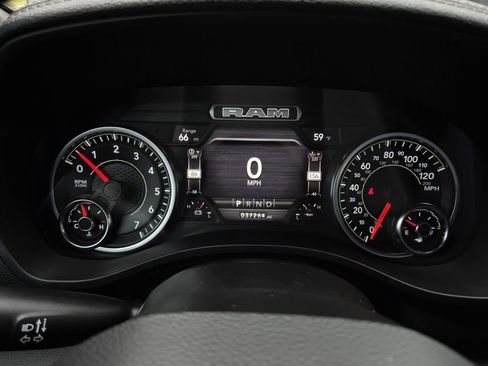 Used 2023 RAM 1500 Laramie AWD/4WD image 2