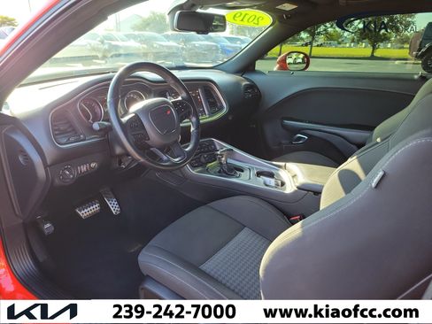 Used 2019 Dodge Challenger R/T Scat Pack w/ Driver Convenience Group RWD image 17