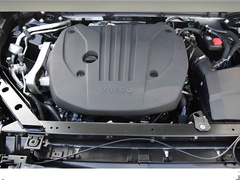 New 2026 Volvo XC60 B5 Ultra w/ Protection Package Premier image 24