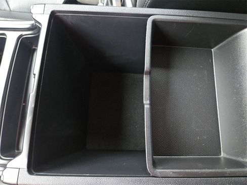 Used 2024 Kia Sorento S image 30