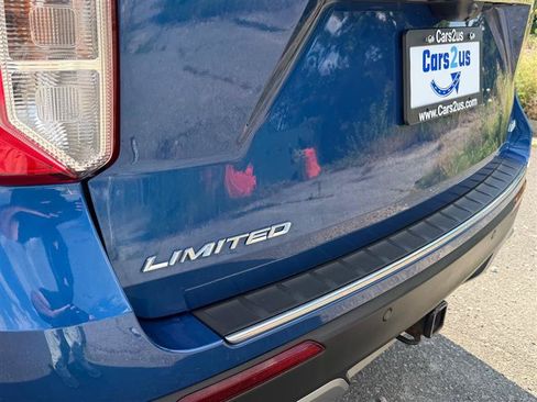 Used 2021 Ford Explorer Limited w/ Equipment Group 301A AWD/4WD image 18