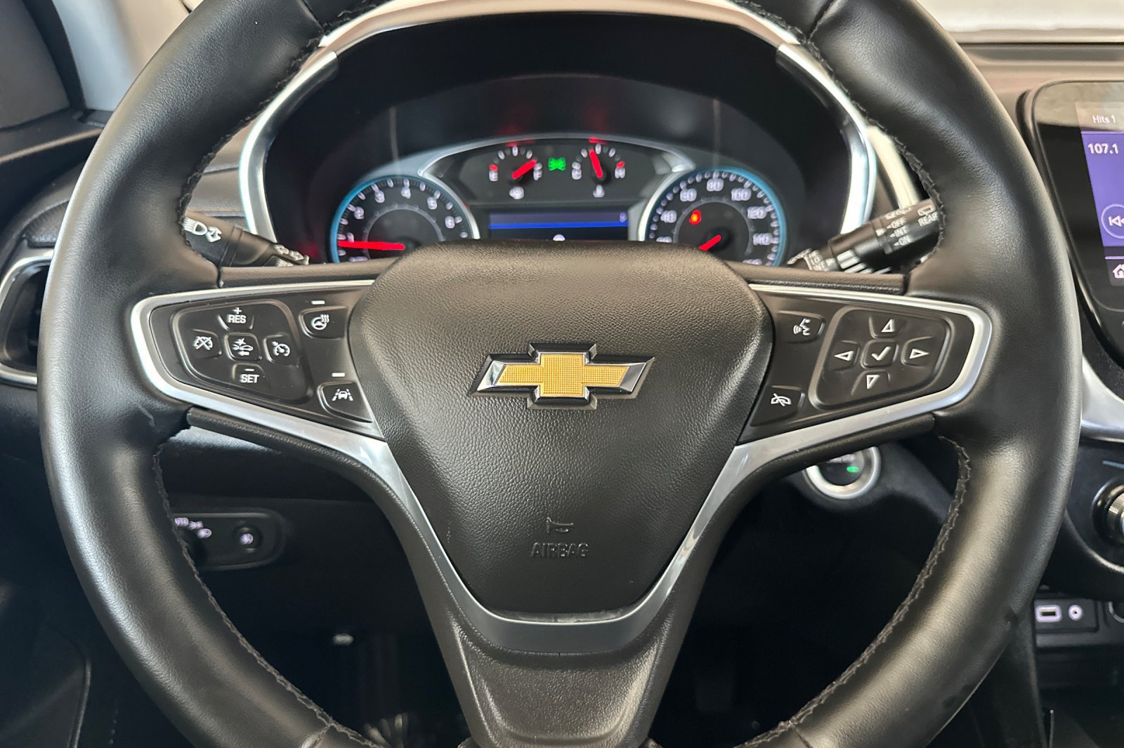 Used 2023 Chevrolet Equinox Premier AWD/4WD image 26