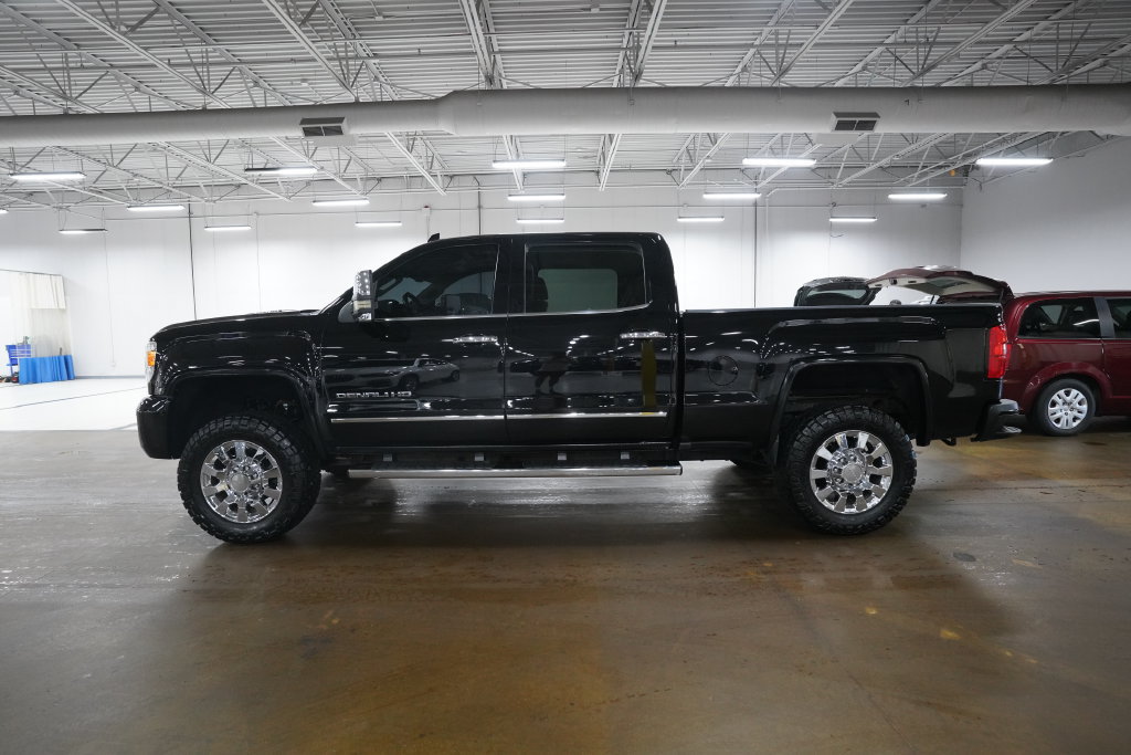 Used 2016 GMC Sierra 2500 Denali w/ Driver Alert Package AWD/4WD image 22