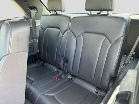 Used 2018 Audi Q7 3.0T Prestige w/ Prestige Package AWD/4WD image 22
