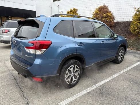 Used 2020 Subaru Forester Premium image 5