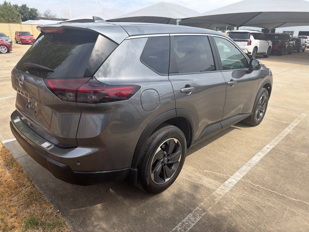 Certified 2026 Nissan Rogue SV FWD image 8