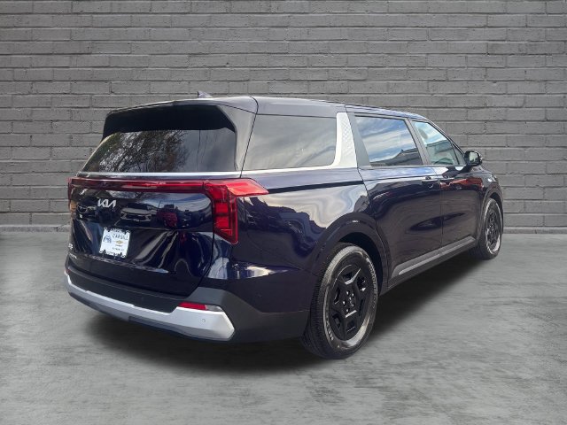 Used 2025 Kia Carnival FWD image 7