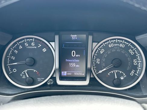 Used 2017 Toyota Tacoma Limited w/ Tow Package image 22